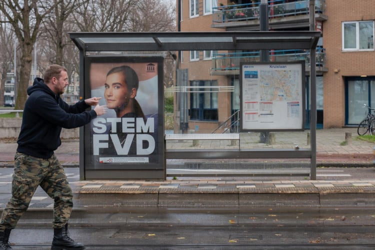 FVD-kiezers vermoeden fraude: “Lidewij staat wel op de posters, maar niet op het stembiljet”