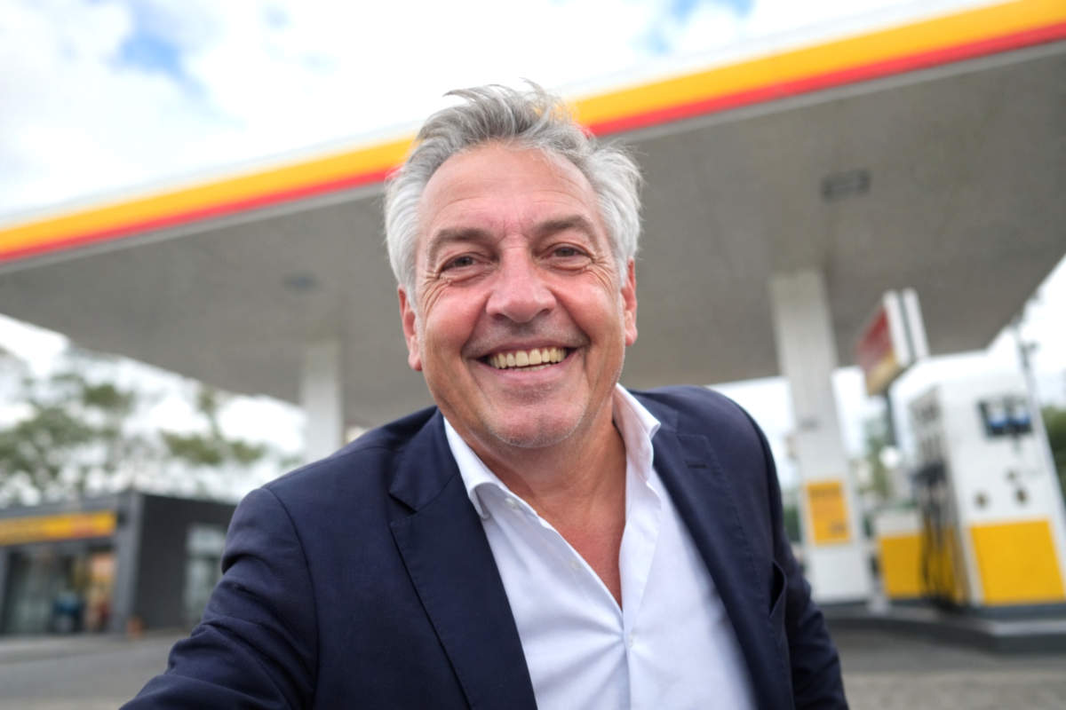 Victor (62) is de man achter de benzineprijs: “Je kunt nooit iedereen blij maken”