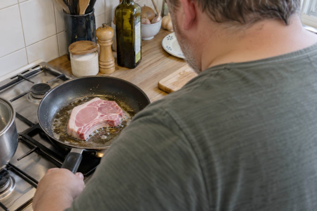 Nederlander eet minder vlees, maar wil niet dat vegetariërs denken dat ze gewonnen hebben