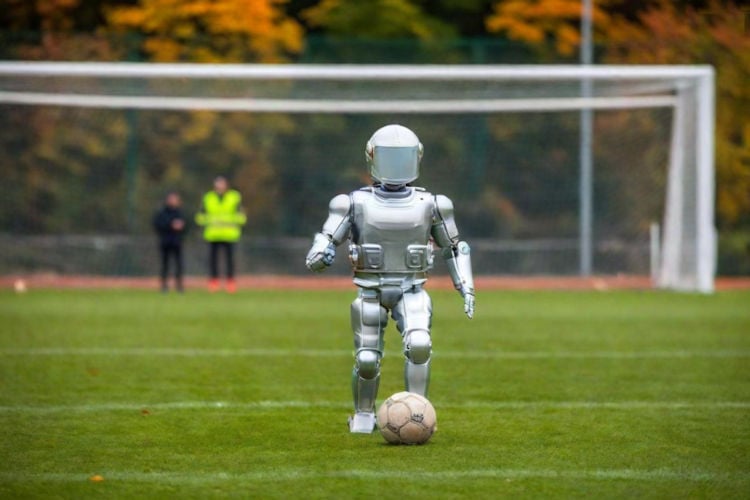 Almere City wil elftal versterken met voetbalrobots: “Met alleen mensen gaan we het niet redden”