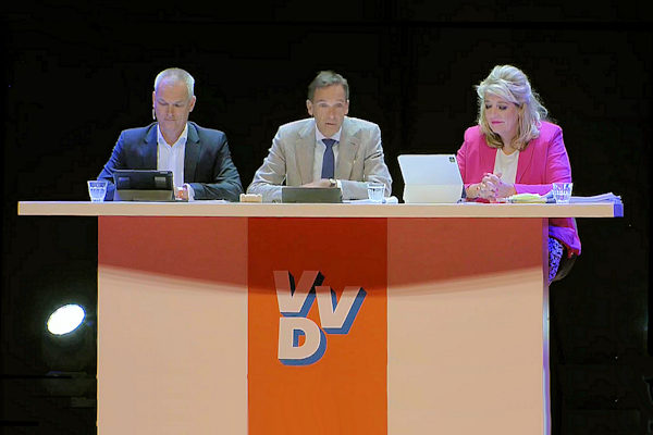 VVD stopt met problemen