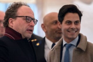 Verkenner Koolmees dringt bij partijleiders aan op meer geld voor openbaar vervoer Verkenner Koolmees dringt bij partijleiders aan op meer geld voor openbaar vervoer