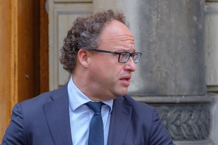 Verkenner Koolmees beschuldigd van banden met D66