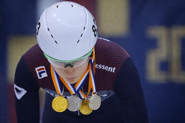 Ontroostbare Xandra Velzeboer bezwijkt onder het gewicht van haar medailles: “Mijn nek is helemaal kapot”